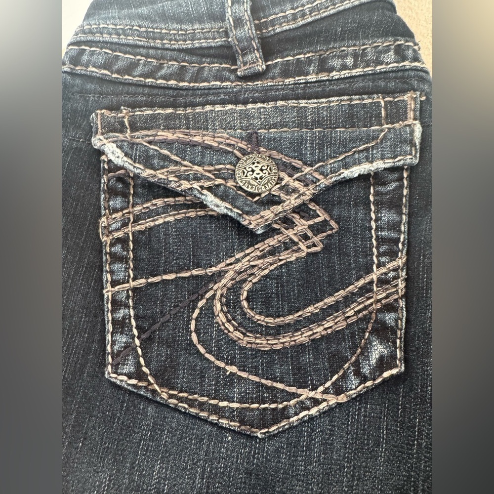 Silver Jeans Suki Surplus Boot Cut Dark Wash Patch Pockets Size 31 x 32 - Picture 3 of 12